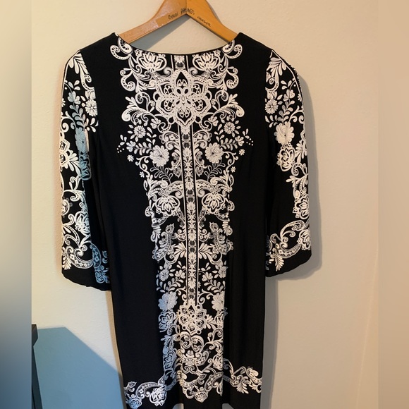 Tunic Dress Black & Cream (size small) 39” length - Picture 3 of 3